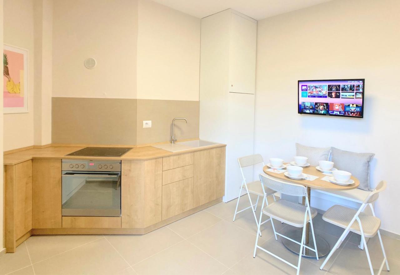 13 Eur For Monthly Stay - Home By The Sea - Hbs Golem  Eksteriør bilde