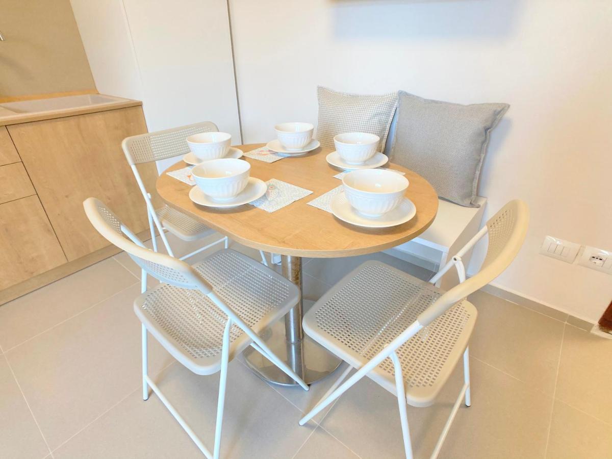 13 Eur For Monthly Stay - Home By The Sea - Hbs Golem  Eksteriør bilde